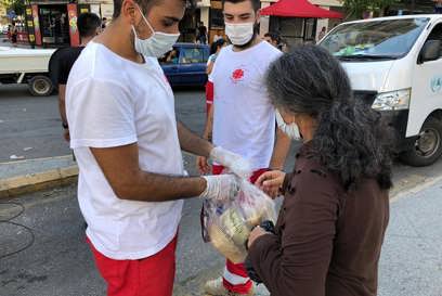 Volunteers Distribute Food Kits After Blast. Photo Caritas Lebanon 2