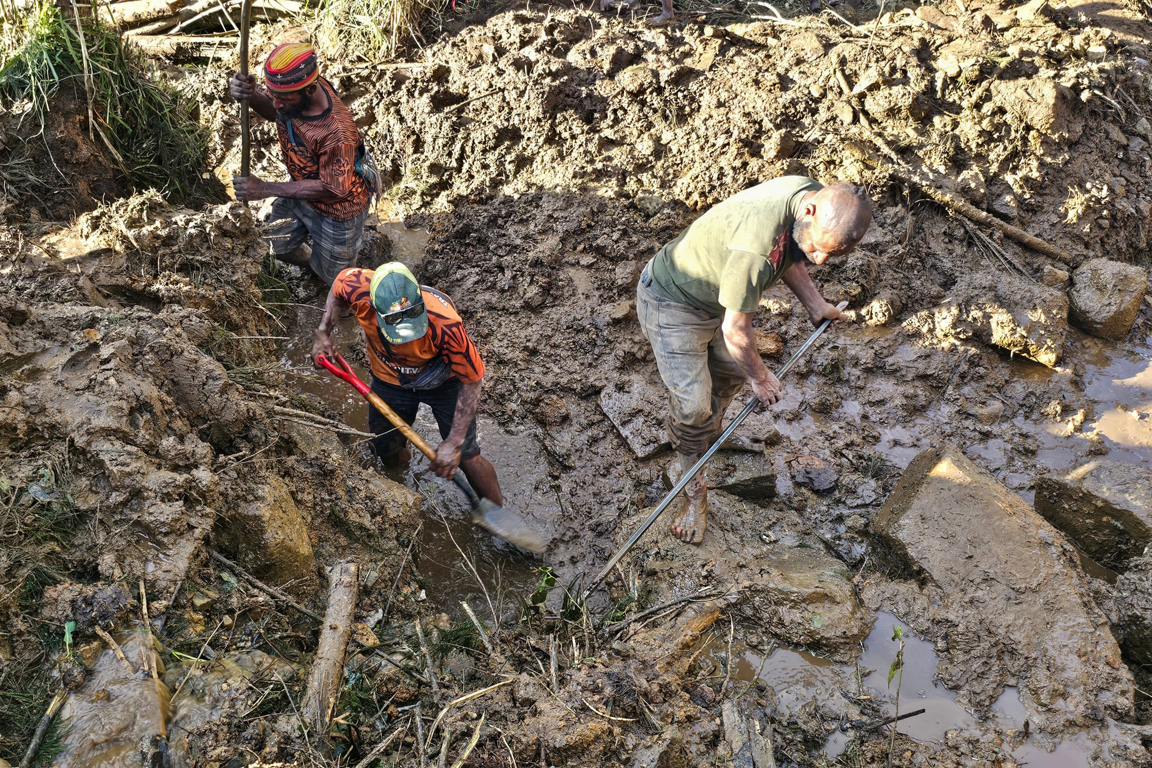 PNG landslide -Search and rescue efforts in the aftermath of the devastating landslide in Papua New Guinea