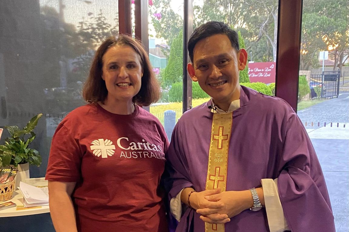 Gwen Michener At St Simon The Apostle Parish In Rowville With A Visiting Priest From Flores Island In Indonesia Fr David Lemewu Photo Credit Caritas Australia