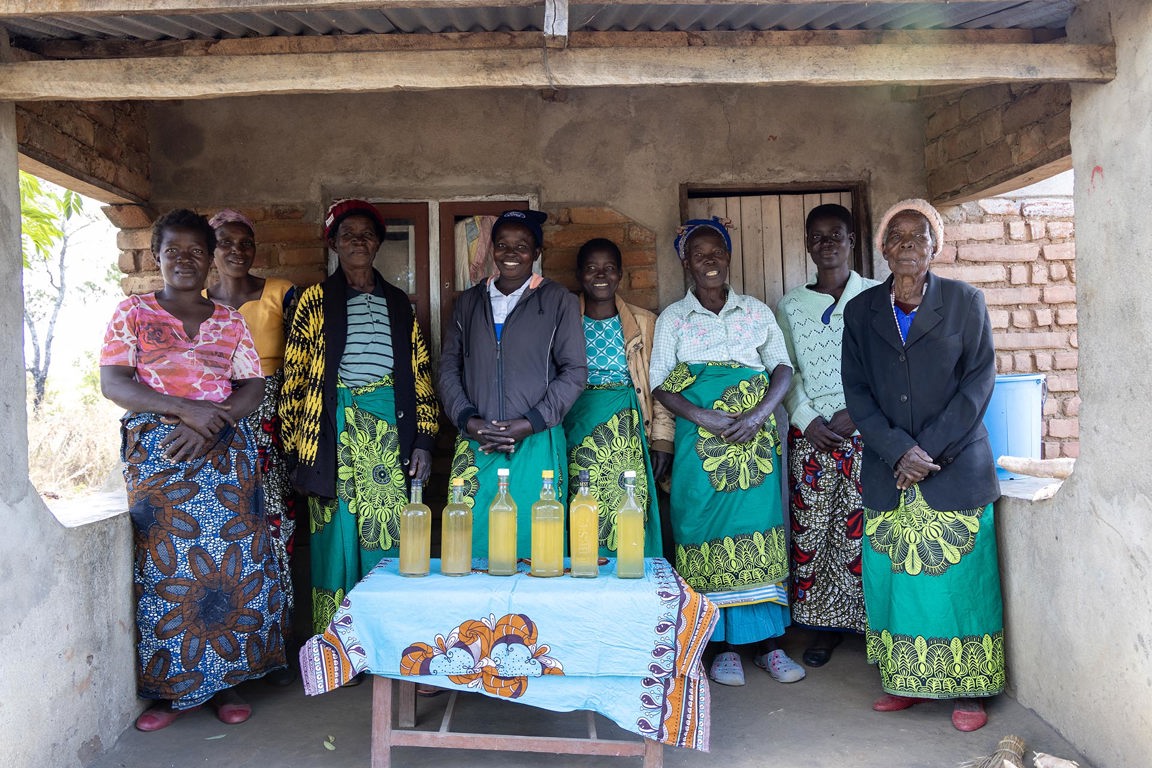 Banana Winemaking Group In Malawi